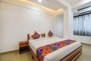 Egyptian cotton sheets, premium bedding, in-room safe, free WiFi