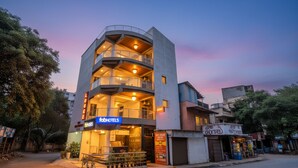 A multi-story building with a 'fabHOTELS' sign, balconies, and a 'LOBBY' sign. - Fabhotel Keshava executive - Nr Mahadji Shinde chhatri  (Pune)