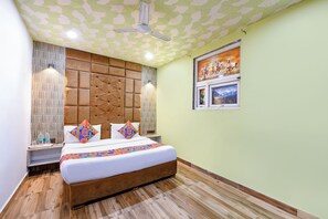 Lakens van Egyptisch katoen, luxe beddengoed, een kluis op de kamer