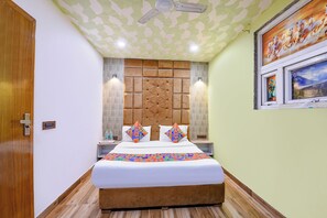 Egyptian cotton sheets, premium bedding, in-room safe, free WiFi