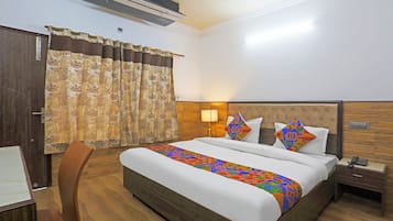 Deluxe Room | Egyptian cotton sheets, premium bedding, in-room safe, free WiFi