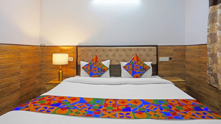 Fabhotel Vasant Villa