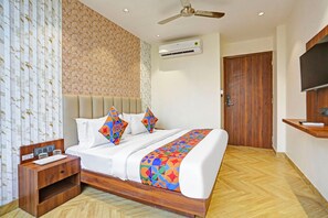 Egyptian cotton sheets, premium bedding, in-room safe, free WiFi - FabHotel Baba's Inn (New Delhi)