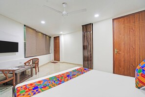 Egyptian cotton sheets, premium bedding, in-room safe, free WiFi - Fabexpress Lotus Longue (Faridabad)