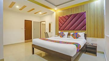 Egyptian cotton sheets, premium bedding, in-room safe, free WiFi