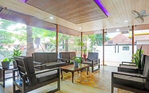 Área de estar no saguão