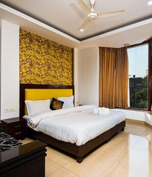Deluxe Room | Egyptian cotton sheets, premium bedding, in-room safe, free WiFi