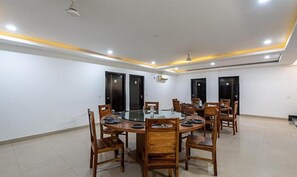 Restaurant - Fabhotel The Venessa (Gurugram)