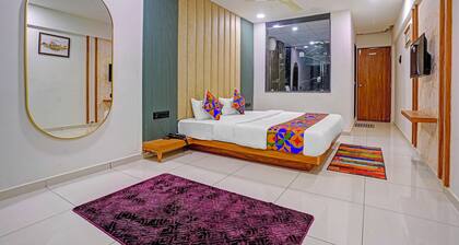 FabHotel Royal Manor - at Hospital Chowk