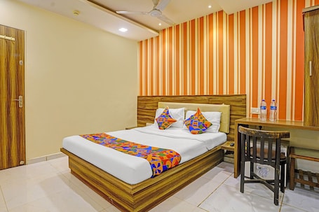 Premium Room | Egyptian cotton sheets, premium bedding, in-room safe, free WiFi