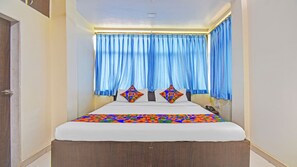 Egyptian cotton sheets, premium bedding, in-room safe, free WiFi - Fabhotel Executive pearl Inn - Nr Twin tower   (Pune)