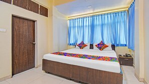 Egyptian cotton sheets, premium bedding, in-room safe, free WiFi