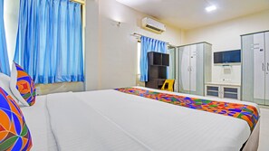 Egyptian cotton sheets, premium bedding, in-room safe, free WiFi