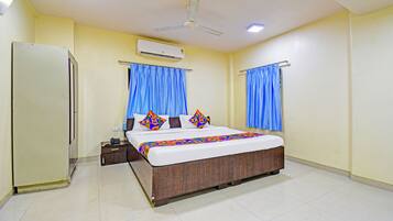 Deluxe Room | Egyptian cotton sheets, premium bedding, in-room safe, free WiFi