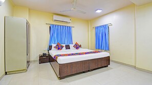 Deluxe Room | Egyptian cotton sheets, premium bedding, in-room safe, free WiFi