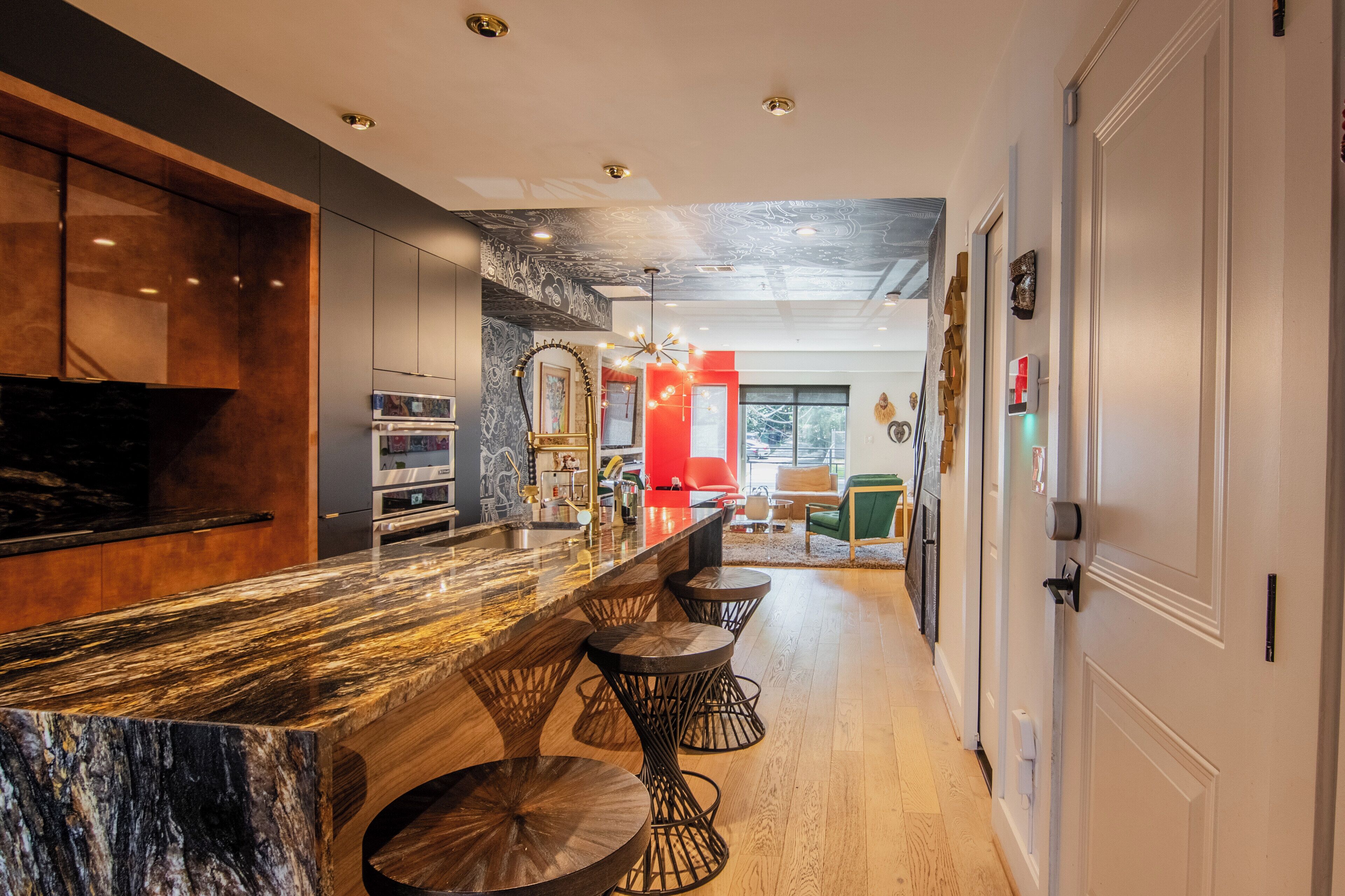 Micro-ondes, four, plaque de cuisson, lave-vaisselle