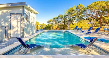 4000+ sf 5/5.5 Villa - 11 beds - POOL, HOT TUB, SPA, FIRE PIT- Huge GAME ROOM!