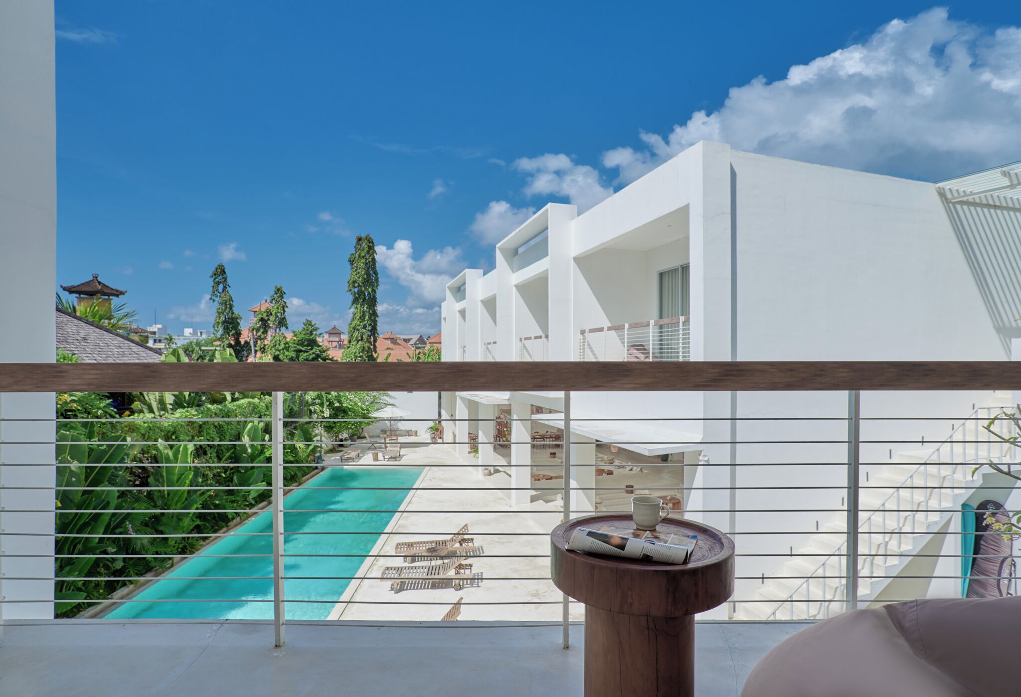 Habitación doble Elite, vista al patio | Caja de seguridad en la habitación y espacio para trabajar con laptop 