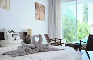 Romantic Room, Courtyard View | In-room safe, laptop workspace, free WiFi - Serendipity Legian (Kuta)