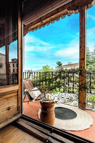 Lux 6BR Villa. Pool,WineCellar,Gardens,Games and BBQ