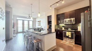 Fridge, microwave, oven, stovetop - HoustonDTW (Houston)