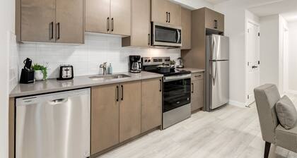 Ultra-Luxe 9-Bed Escape | 2 Kitchens |AC |BBQ