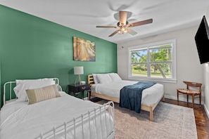 4 bedrooms, desk, iron/ironing board, travel cot