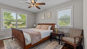 4 bedrooms, desk, iron/ironing board, travel crib