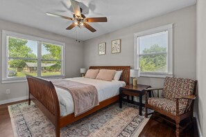 4 bedrooms, desk, iron/ironing board, travel cot