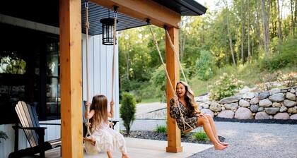 Private Barndo- Sleeps 18, Hot Tub, Sports Barn, 30 Min to Notre Dame