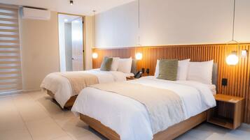 Exclusive Studio Suite | In-room safe, laptop workspace, iron/ironing board, WiFi (free)