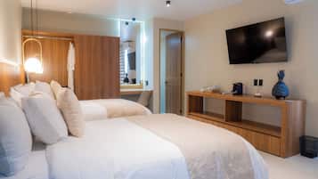 Luxury Studio Suite | Peti besi dalam bilik, ruang kerja komputer riba