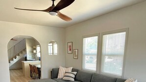 Living area - Central & NEW  3-bed 2 bath Spanish Bungalow in West Adams (Los Angeles)