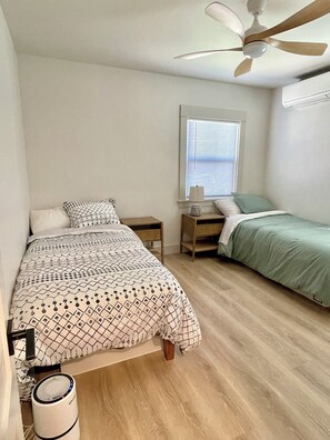 3 chambres, fer et planche à repasser, Wi-Fi gratuit, draps fournis