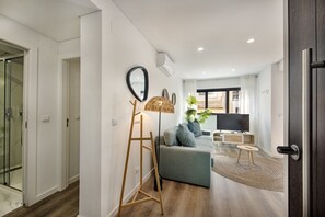 TV - Modern and welcoming, centrally located (Faro)