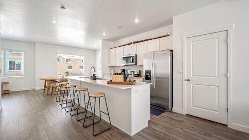 Family-Friendly 3-Story Home Sleeps 8