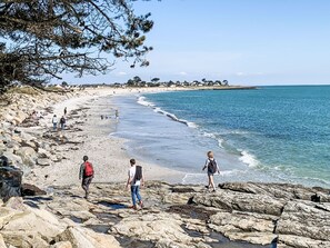 Una spiaggia nelle vicinanze