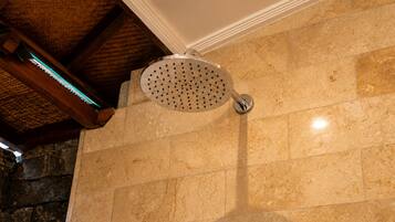 Shower kamar mandi