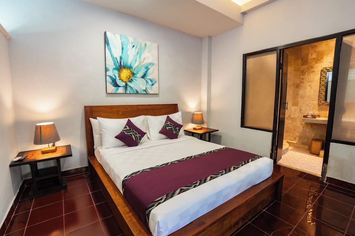Standard Double Room, Patio | Minibar, iron/ironing board, free WiFi, bed sheets
