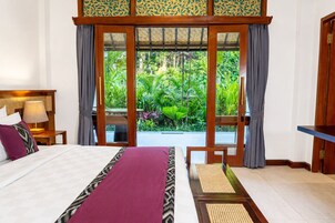 Standard Double Room, Patio | Minibar, soundproofing, iron/ironing board (on request), WiFi (free)
