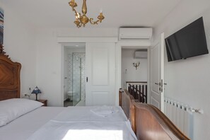 Fer et planche Ă repasser, Wi-Fi gratuit, draps fournis