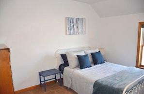 2 bedrooms, bed sheets