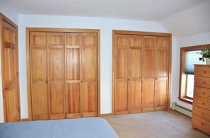 2 bedrooms, bed sheets