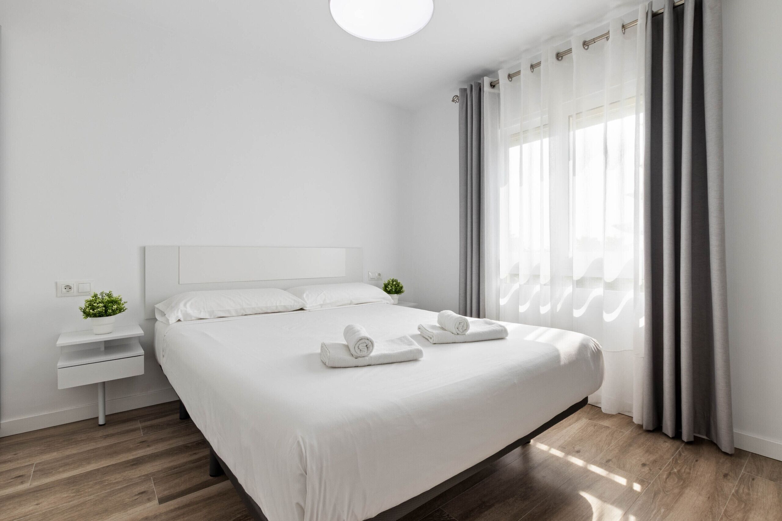 2 bedrooms, iron/ironing board, travel cot, free WiFi