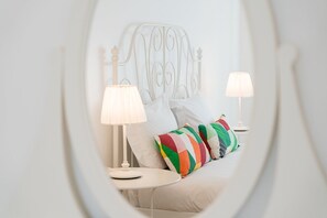 3 slaapkamers, een strijkplank/strijkijzer, internet, beddengoed