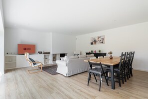 TV - GuestReady - Esposende comfort escape (Esposende)