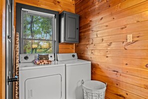 Interior - Soaring Views - Pet Friendly, Wi-Fi, Hot Tub, Game Room, 3x King Beds, Fishing! (Sevierville)