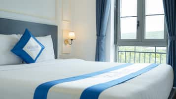 Superior Double Room, Garden View | Desk, free WiFi