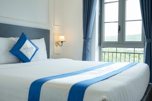 Desk, soundproofing, free WiFi - Oceanis Hotel (Phu Quoc)