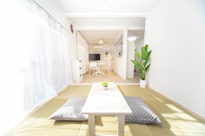 Dining - Accommodates 10 people Within walking distance of Kintetsu Yokkaichi Station Convenient for sights / Yokkaichi Mie (Yokkaichi)